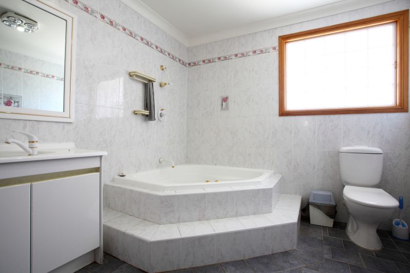Cost of Bathtub Installation in Salem, OH
